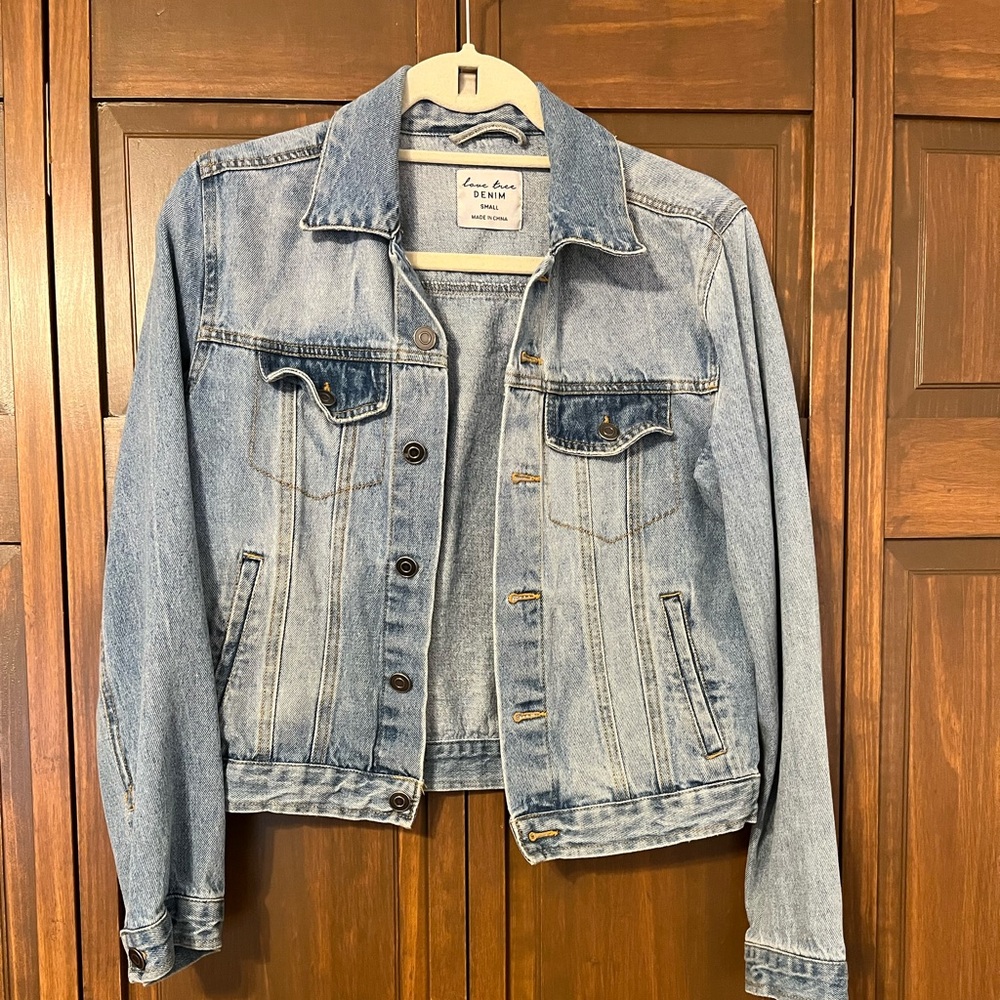 Cropped denim jacket